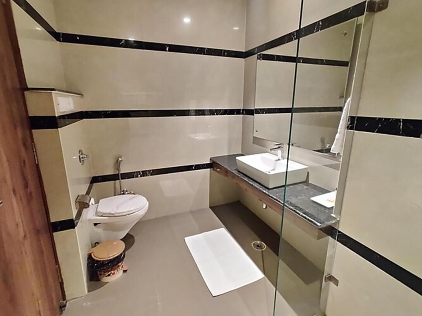 Rr Hotel & Resort دارامشالا المظهر الخارجي الصورة